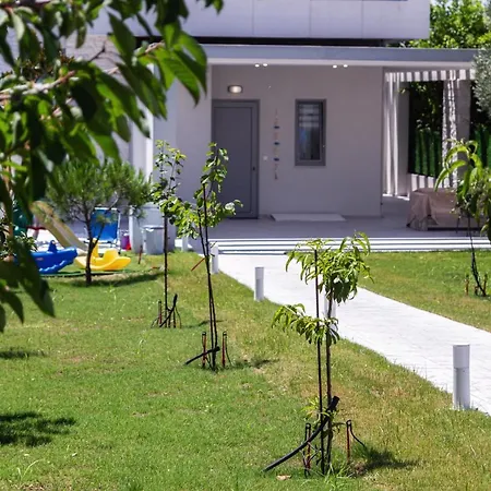 White Paradise Villa